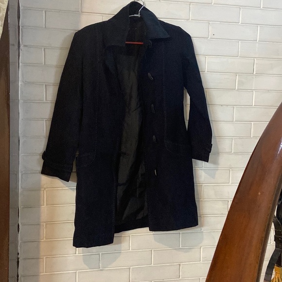 Coat over - Picture 2 of 3